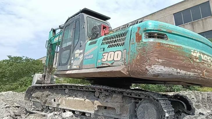 Buy Kobelco SK270D Used Excavator / 1