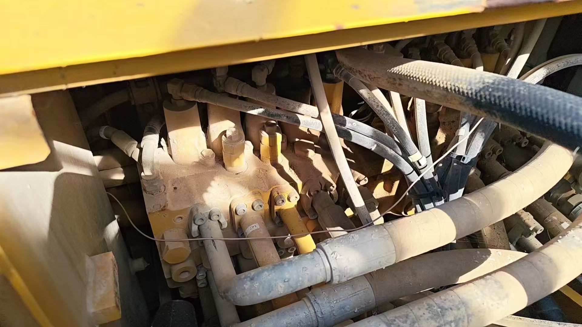 Buy Caterpillar 320D Used Excavator / 3