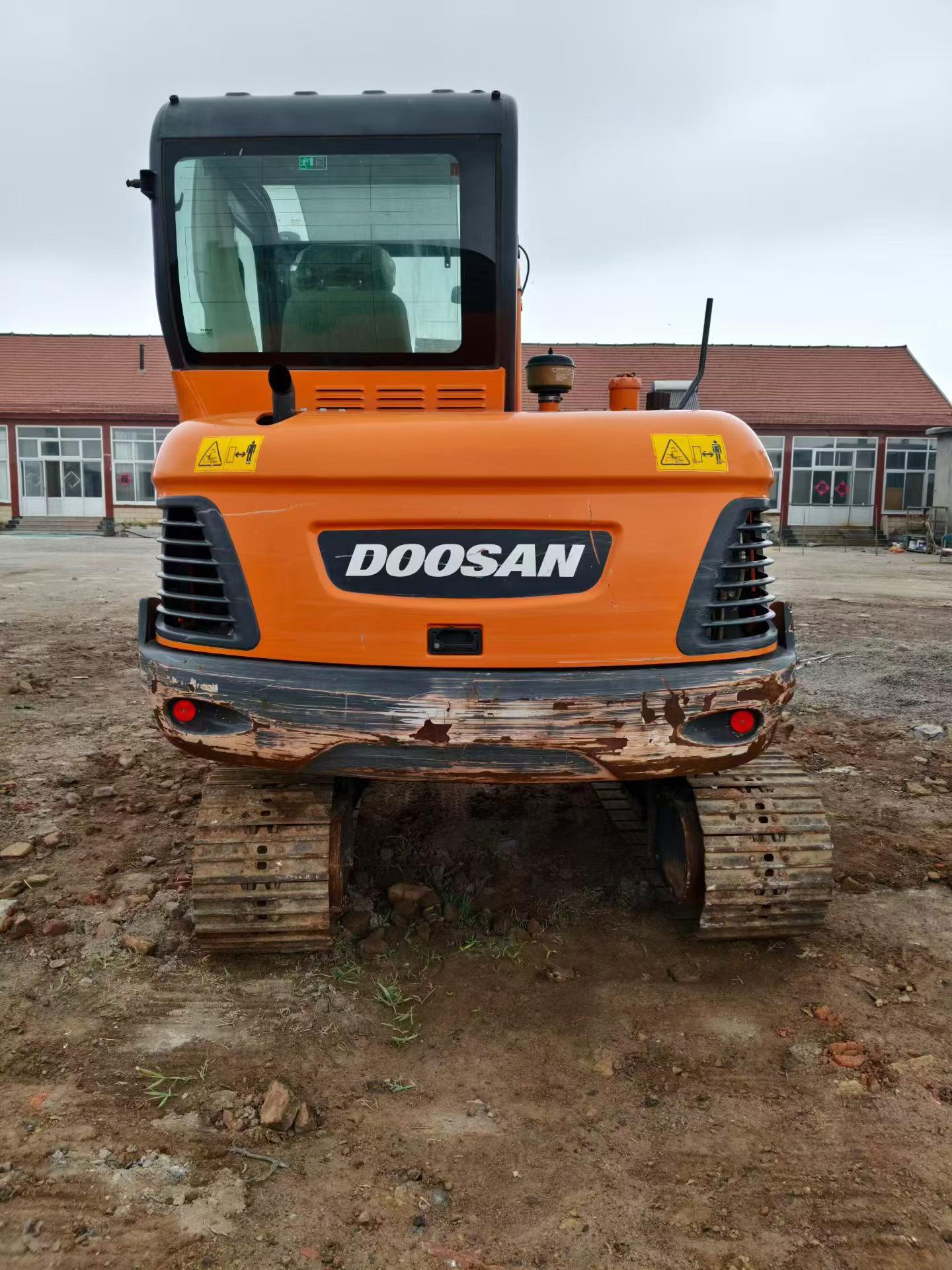 Buy Doosan DH60 Used Excavator / 5