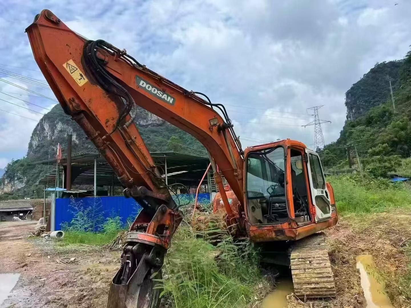 Buy Doosan DH150 Used Excavator / 2