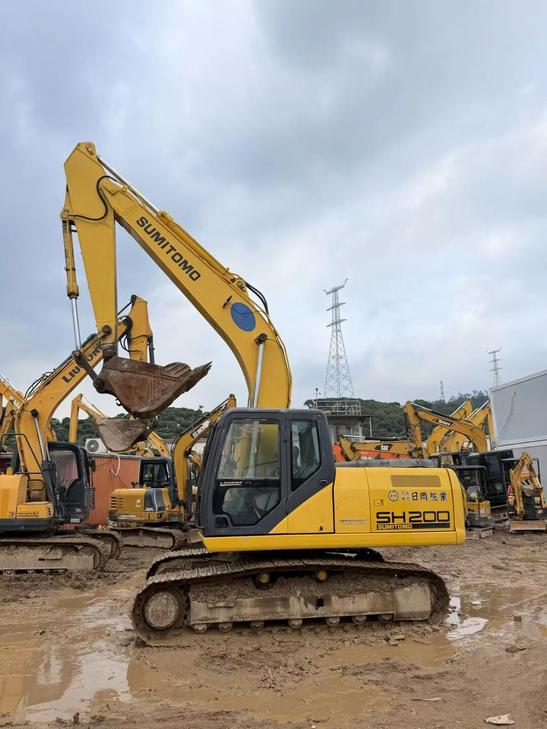 Buy Sumitomo SH200A5 Used Excavator / 1