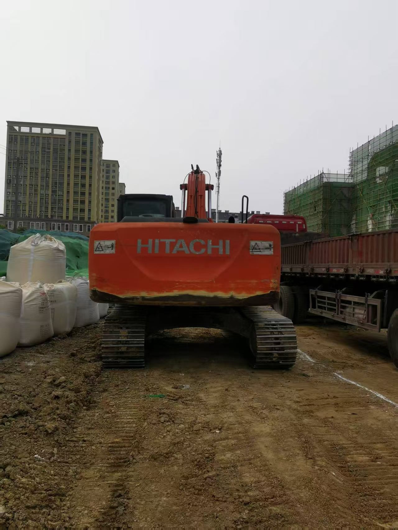 Buy Hitachi ZX200-5G Used Excavator / 7