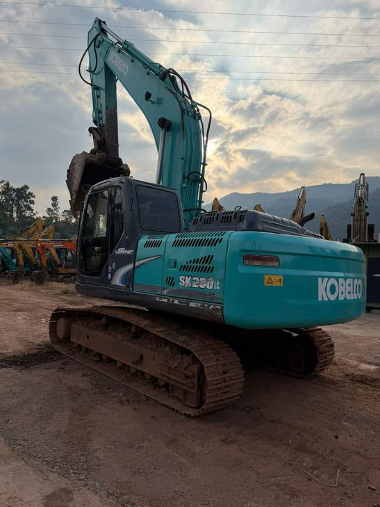 Buy Kobelco SK250 Used Excavator / 1