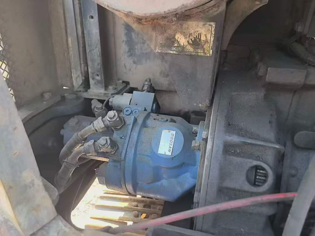 Buy Doosan DH60-7 Used Excavator / 3