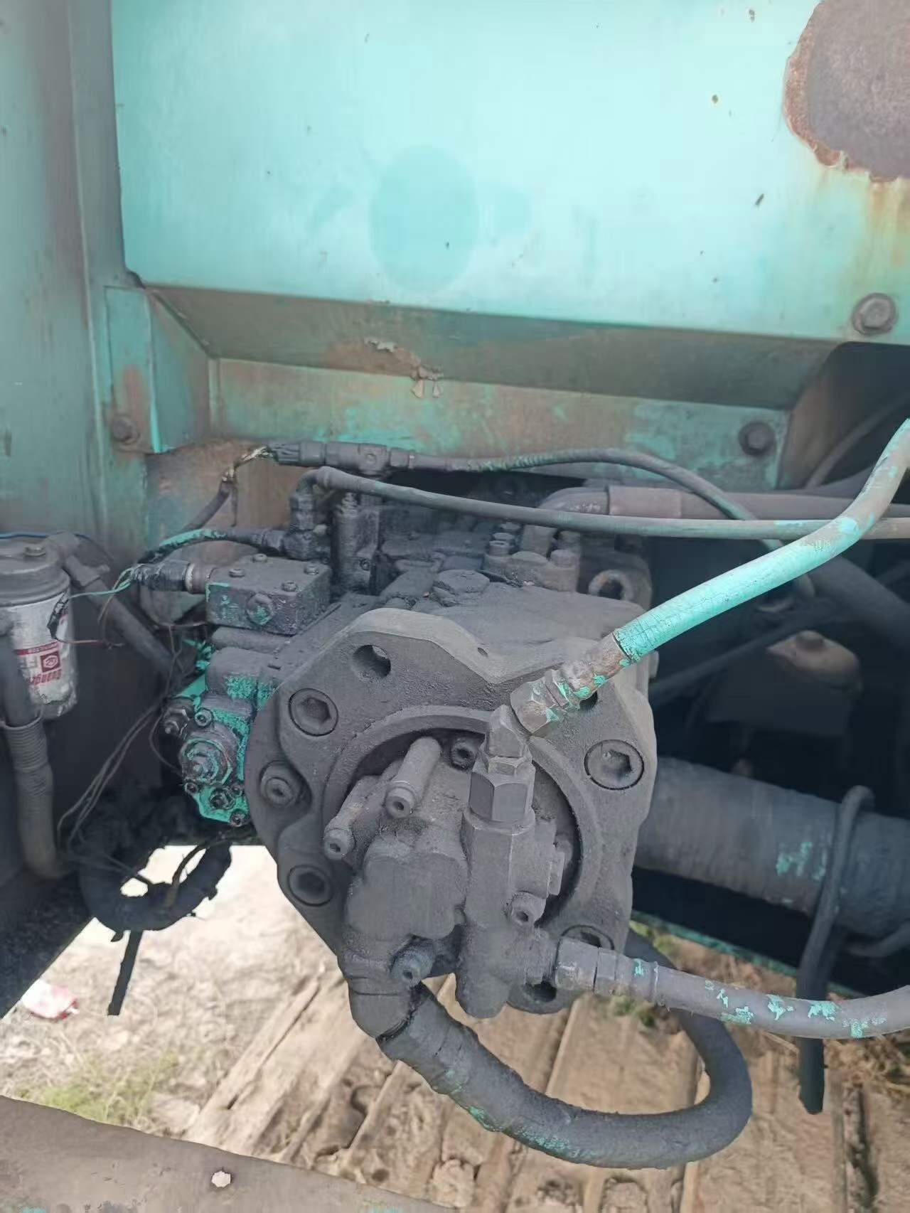 Buy Kobelco SK200-6 Used Excavator / 5