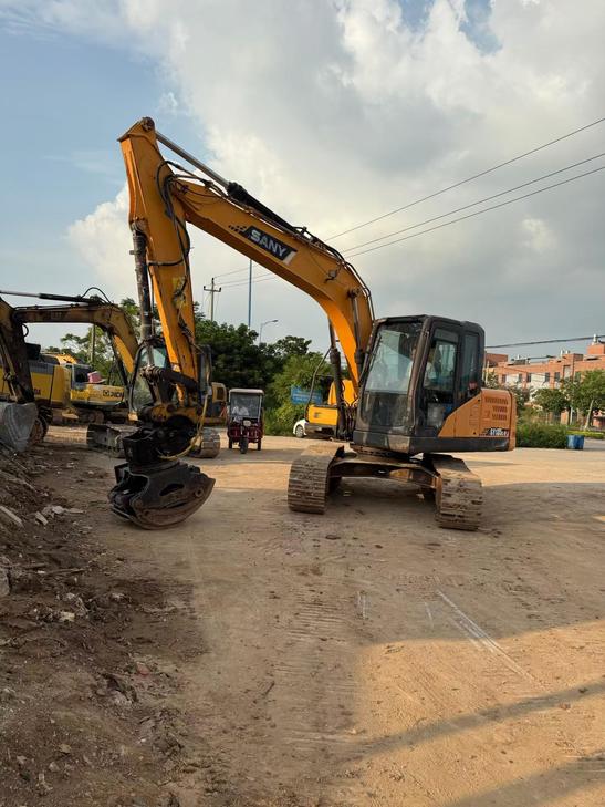 Buy Sany SY135 Used Excavator / 1