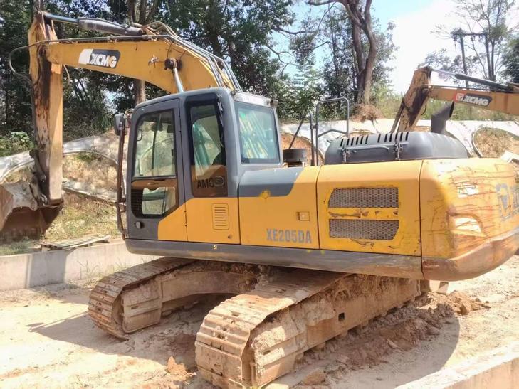 Buy XCMG XE205DA Used Excavator / 1