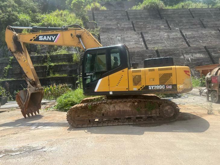 Buy Sany SY200C Used Excavator / 1