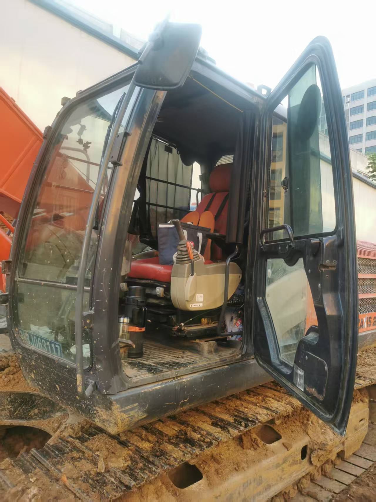 Buy Hitachi ZX200-5G Used Excavator / 8