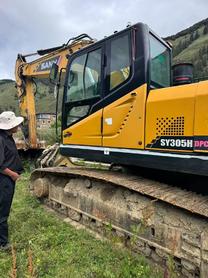 Buy Sany SY255H Used Excavator / 3 Buy Sany SY255H Used Excavator / 3