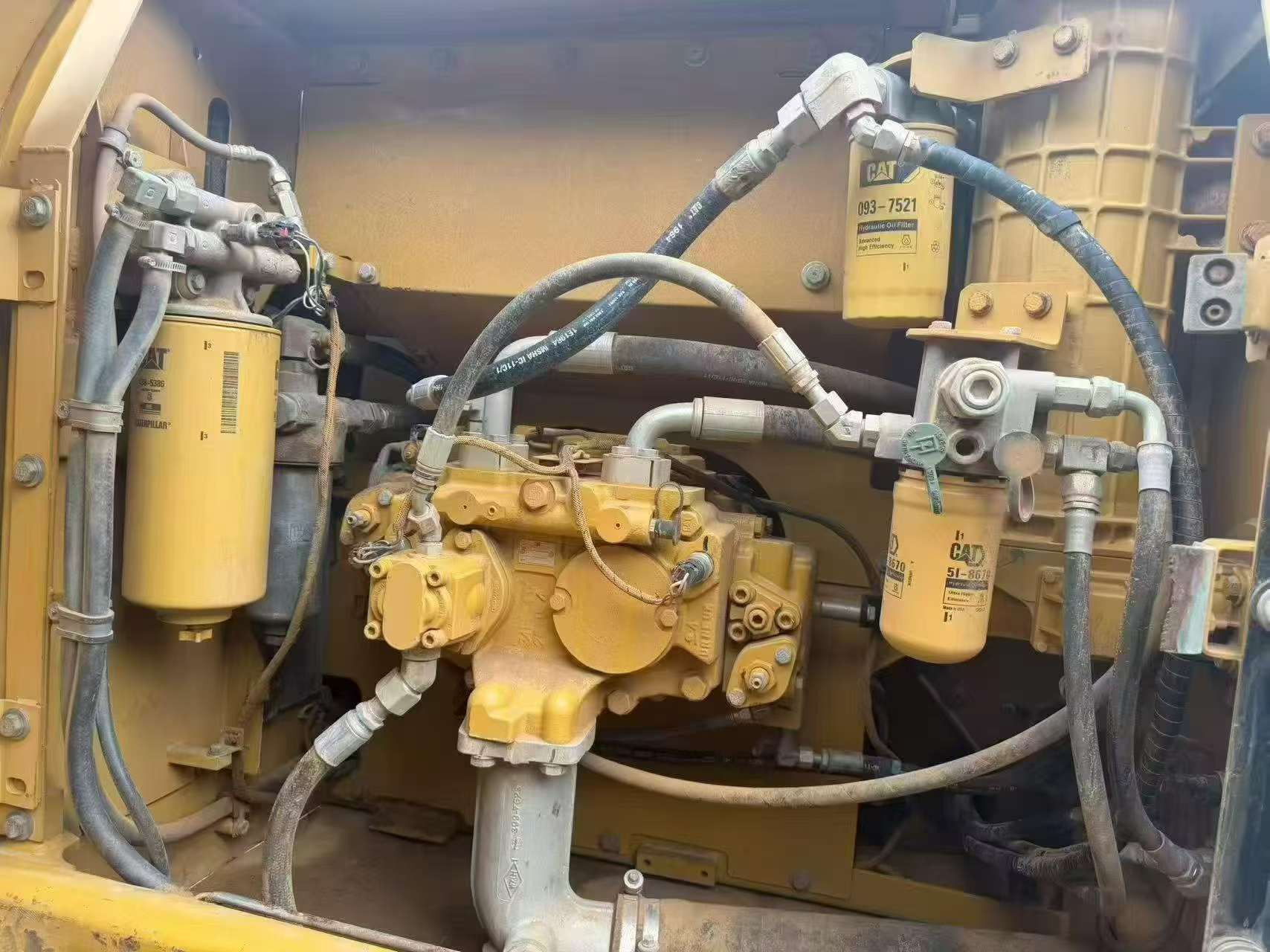 Buy Caterpillar 323 Used Excavator / 5