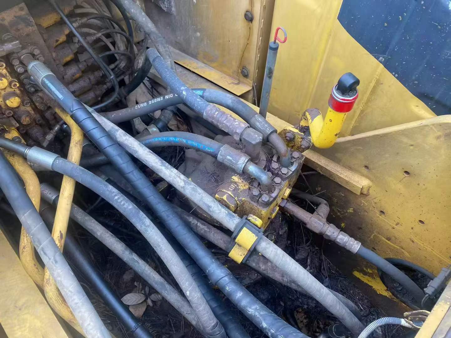 Buy Komatsu PC200 Used Excavator / 3
