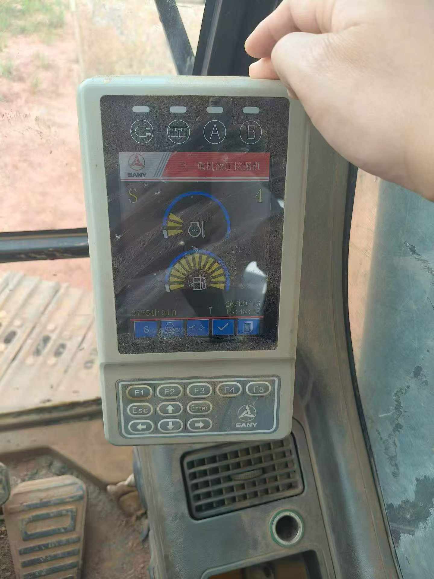 Buy Sany SY215C-8 Used Excavator / 8