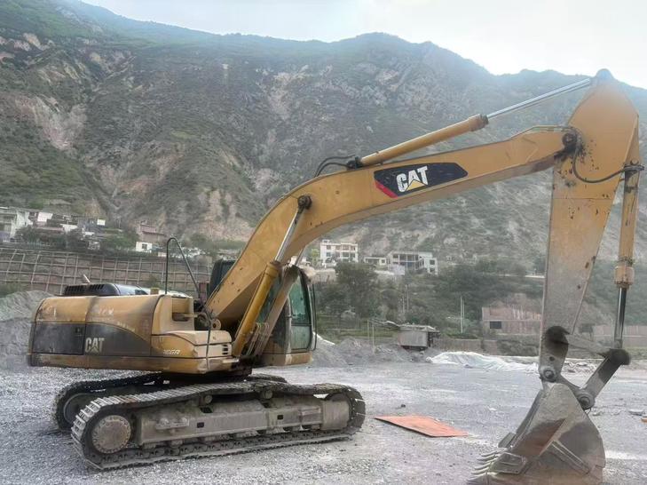Buy Caterpillar 324D Used Excavator / 1