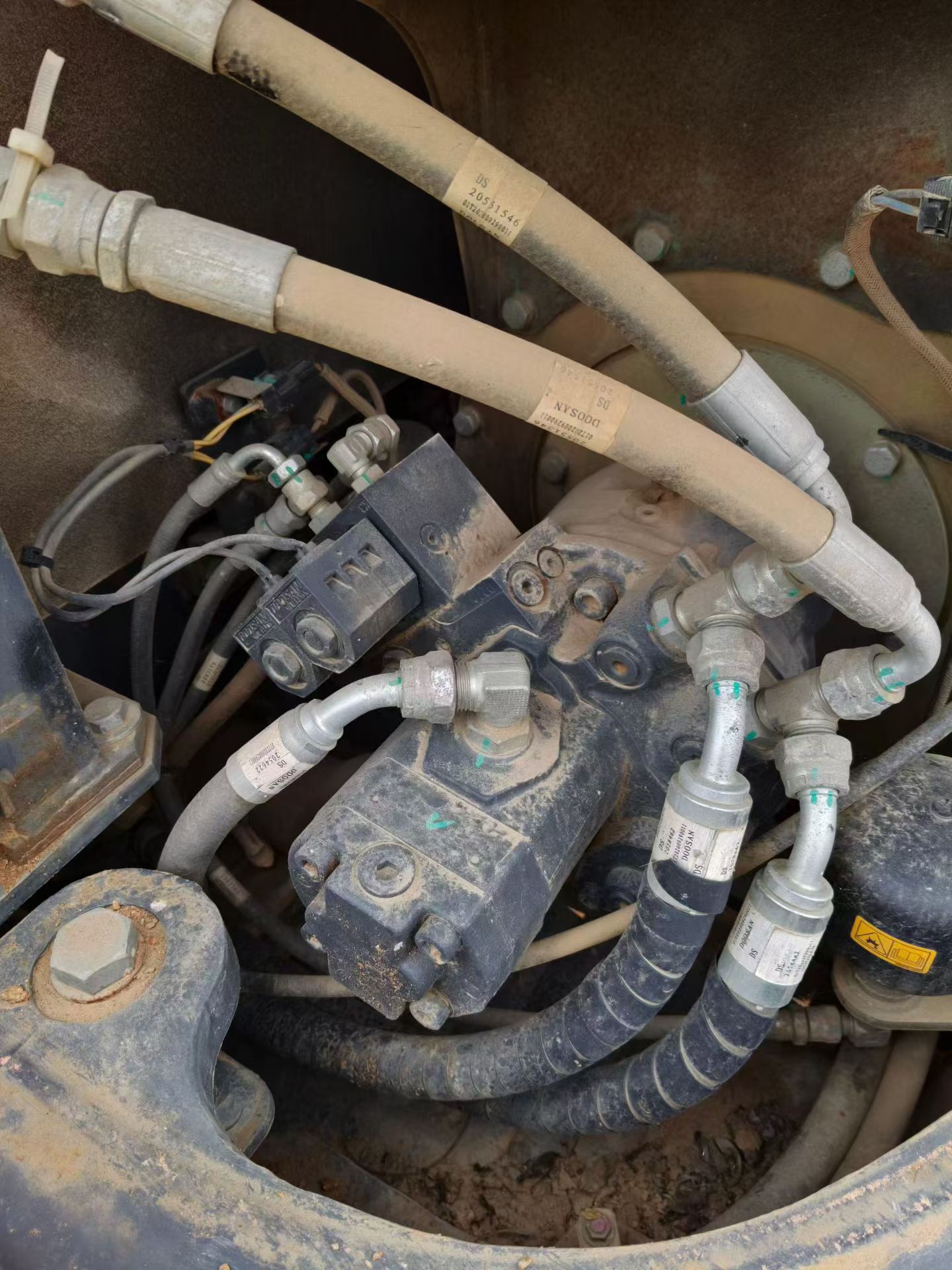 Buy Doosan DH60 Used Excavator / 7