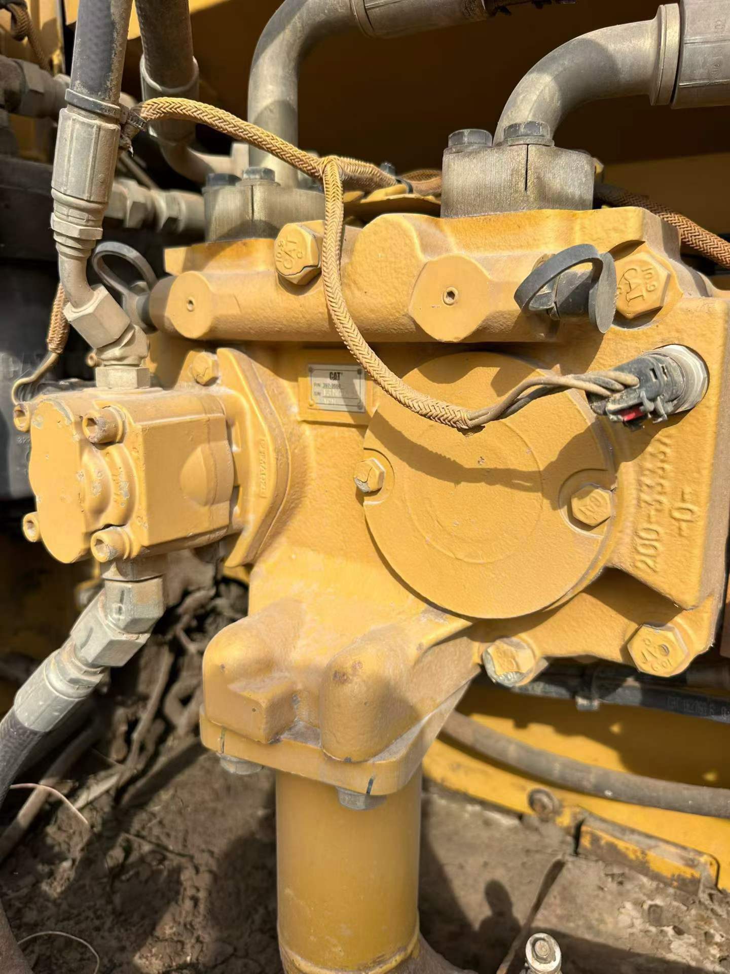 Buy Caterpillar 320D Used Excavator / 6