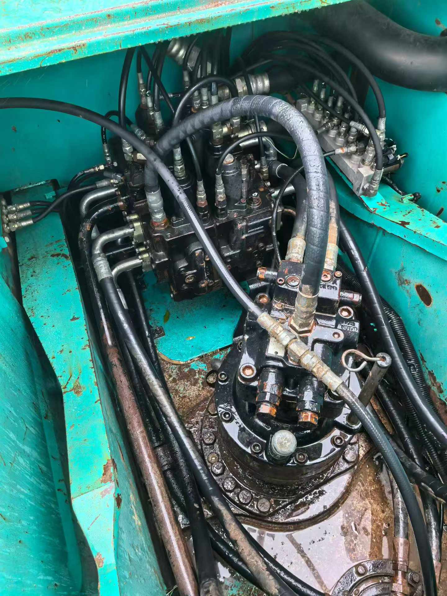 Buy Kobelco SK210-6 Used Excavator / 8