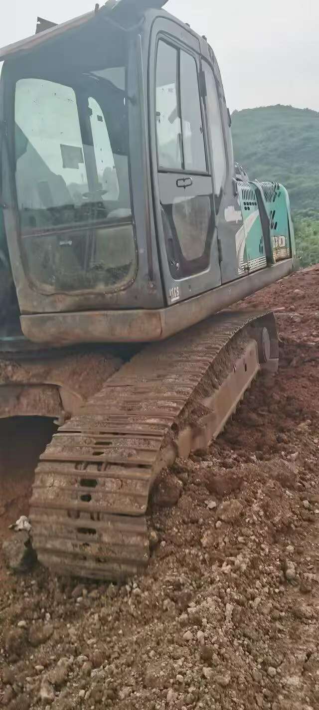 Buy Kobelco SK260 Used Excavator / 4
