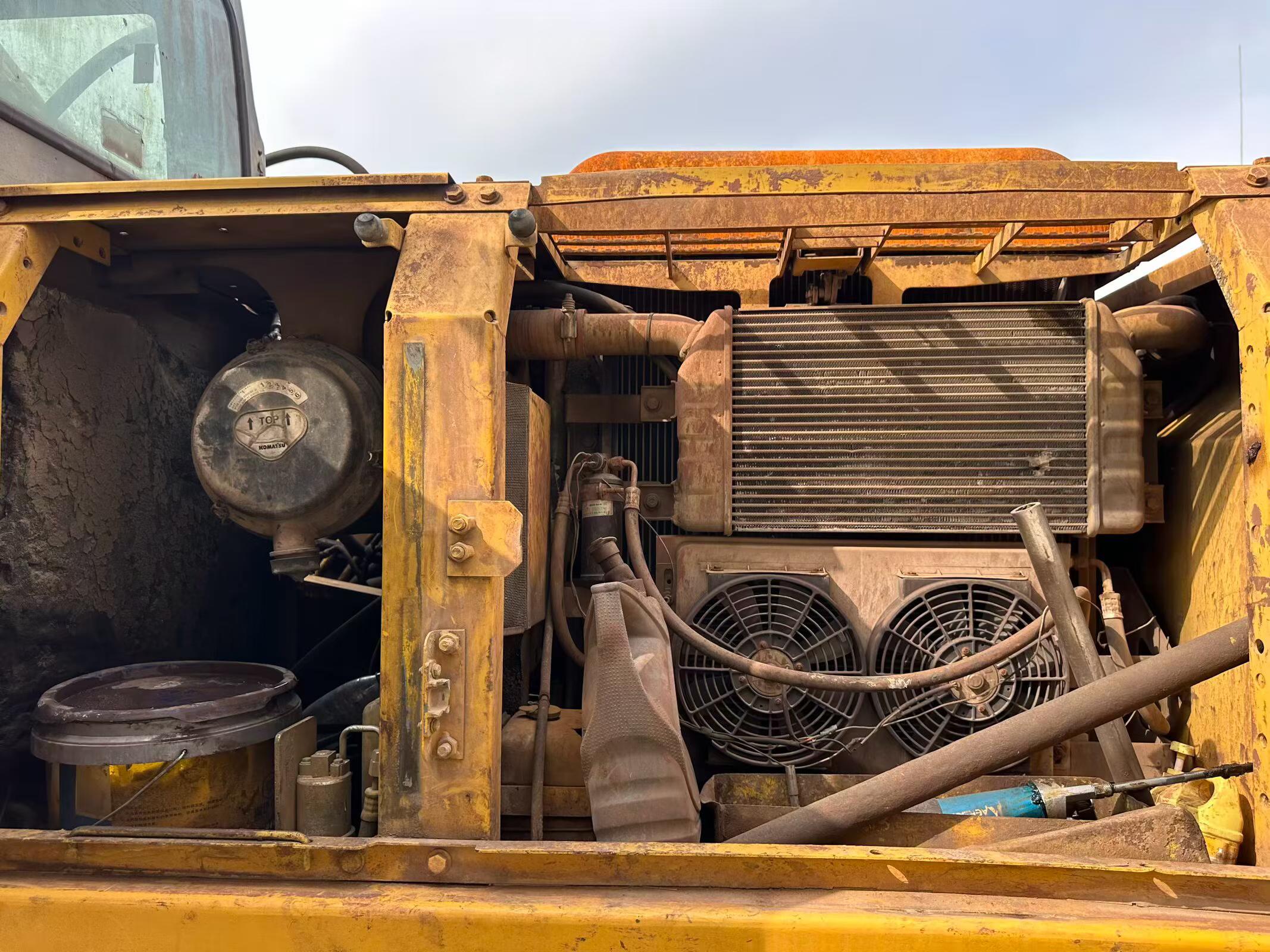 Buy Komatsu PC200-7 Used Excavator / 5