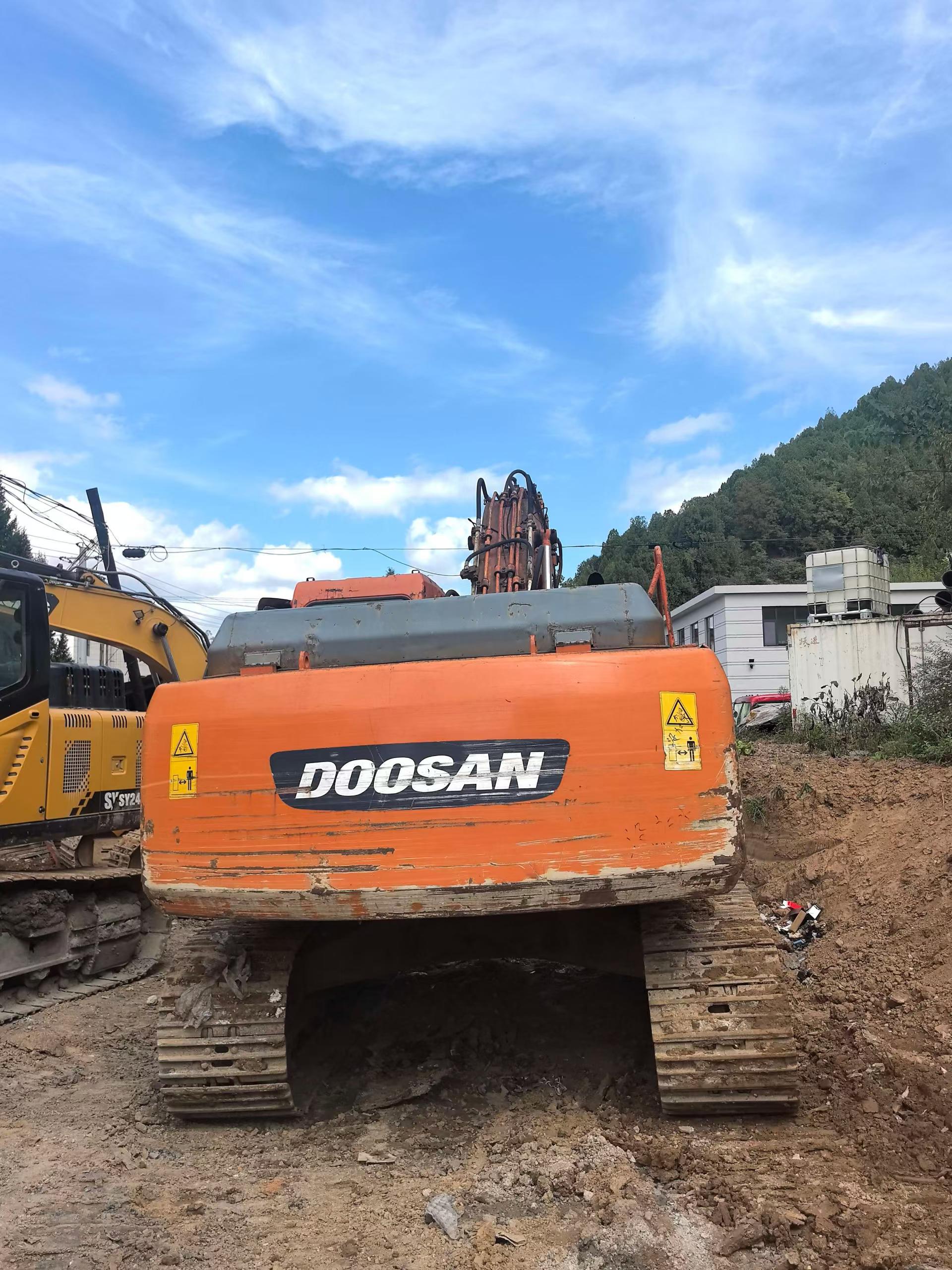 Buy Doosan S225 Used Excavator / 2