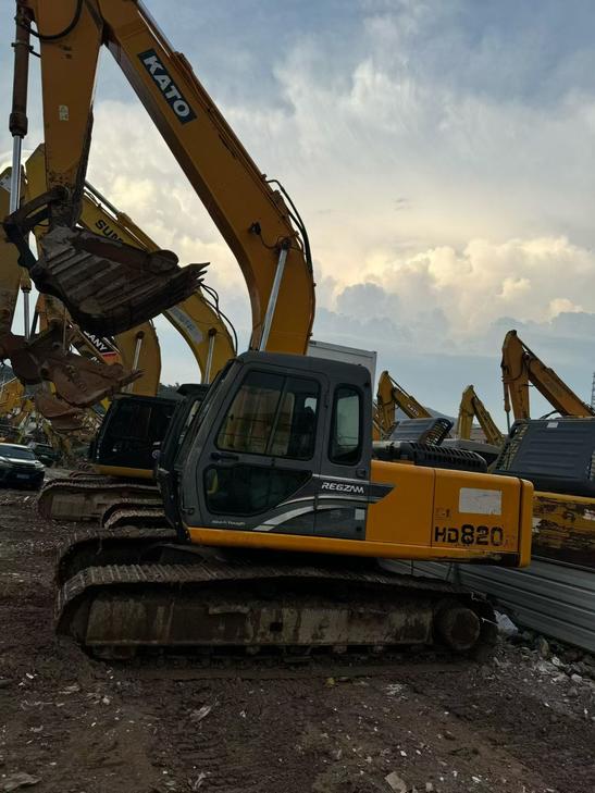 Buy Kato Used Excavator / 1