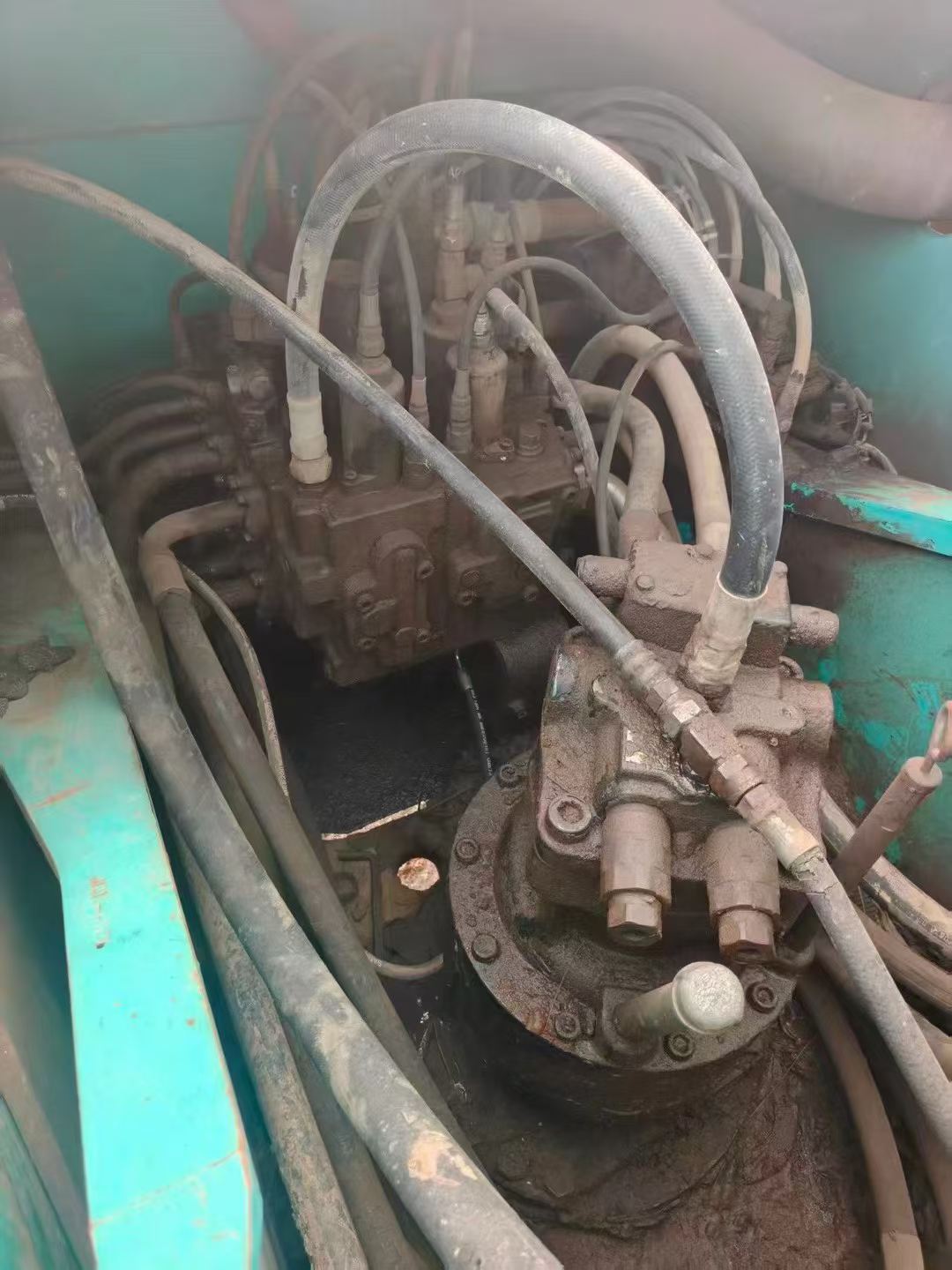Buy Kobelco SK210-6 Used Excavator / 9