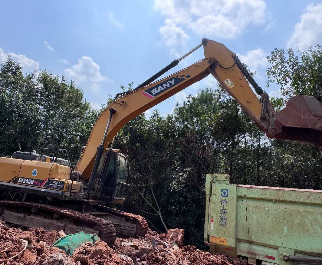 Buy Sany SY245H Used Excavator / 2