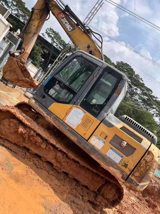 Buy XCMG XE135B Used Excavator / 1
