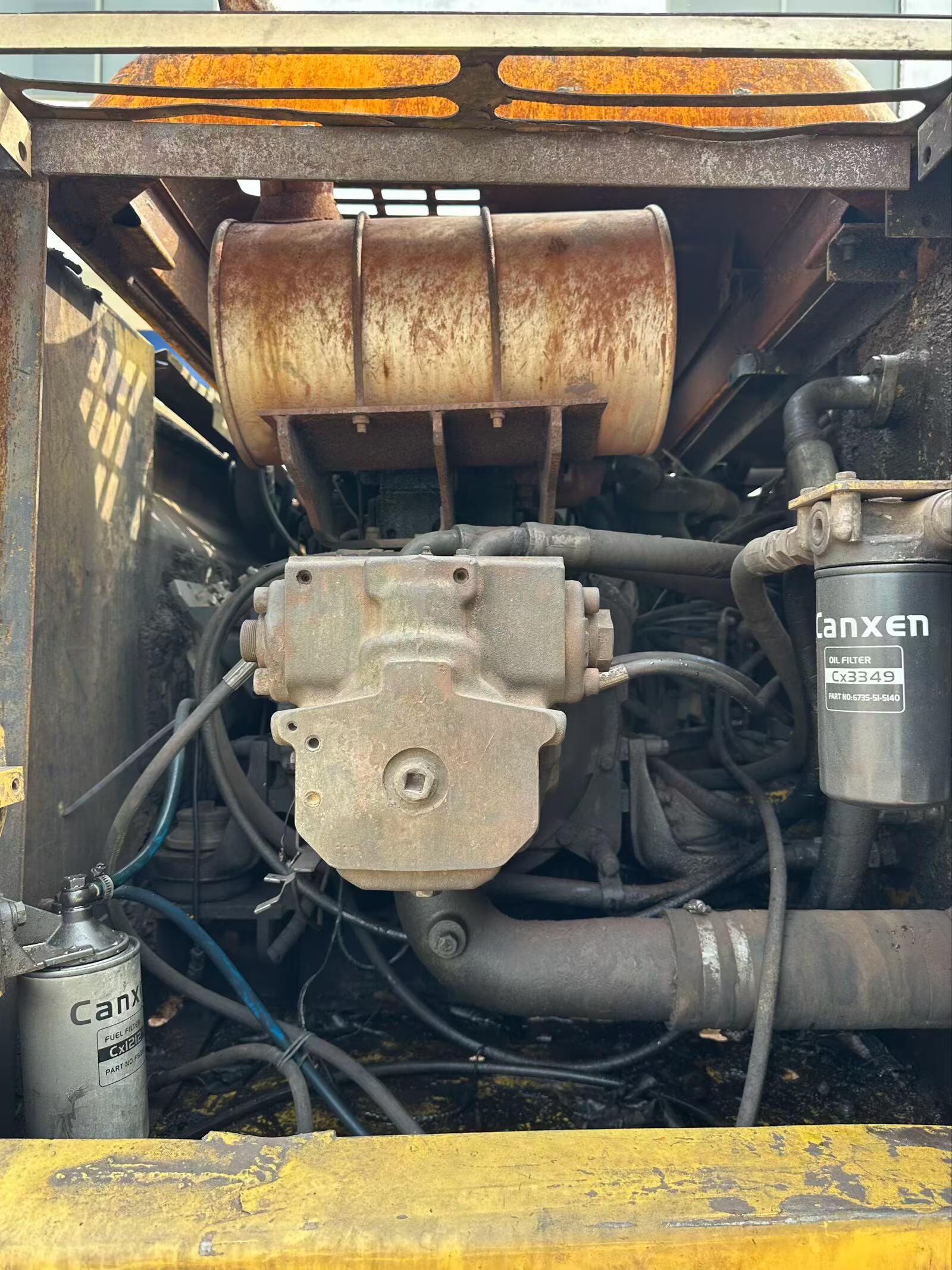 Buy Komatsu PC200-7 Used Excavator / 4