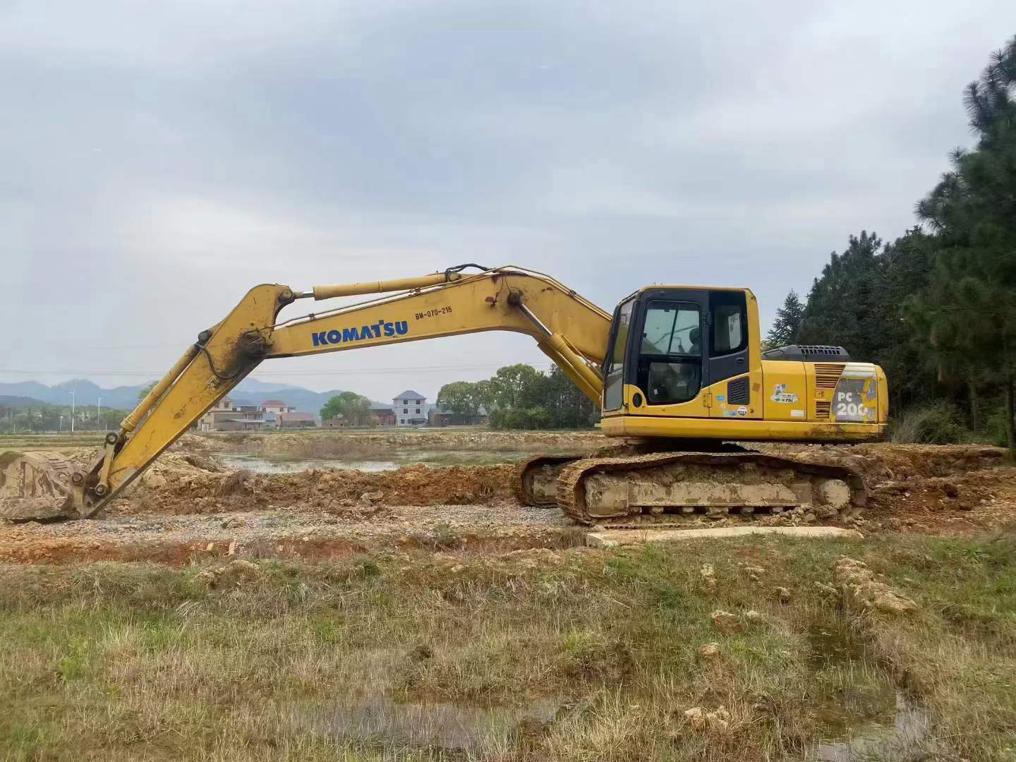 Buy Komatsu PC200 Used Excavator / 9