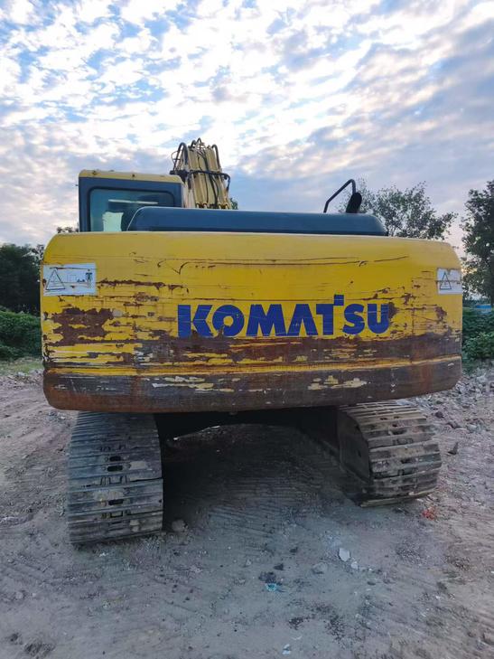 Buy Komatsu PC200 Used Excavator / 1