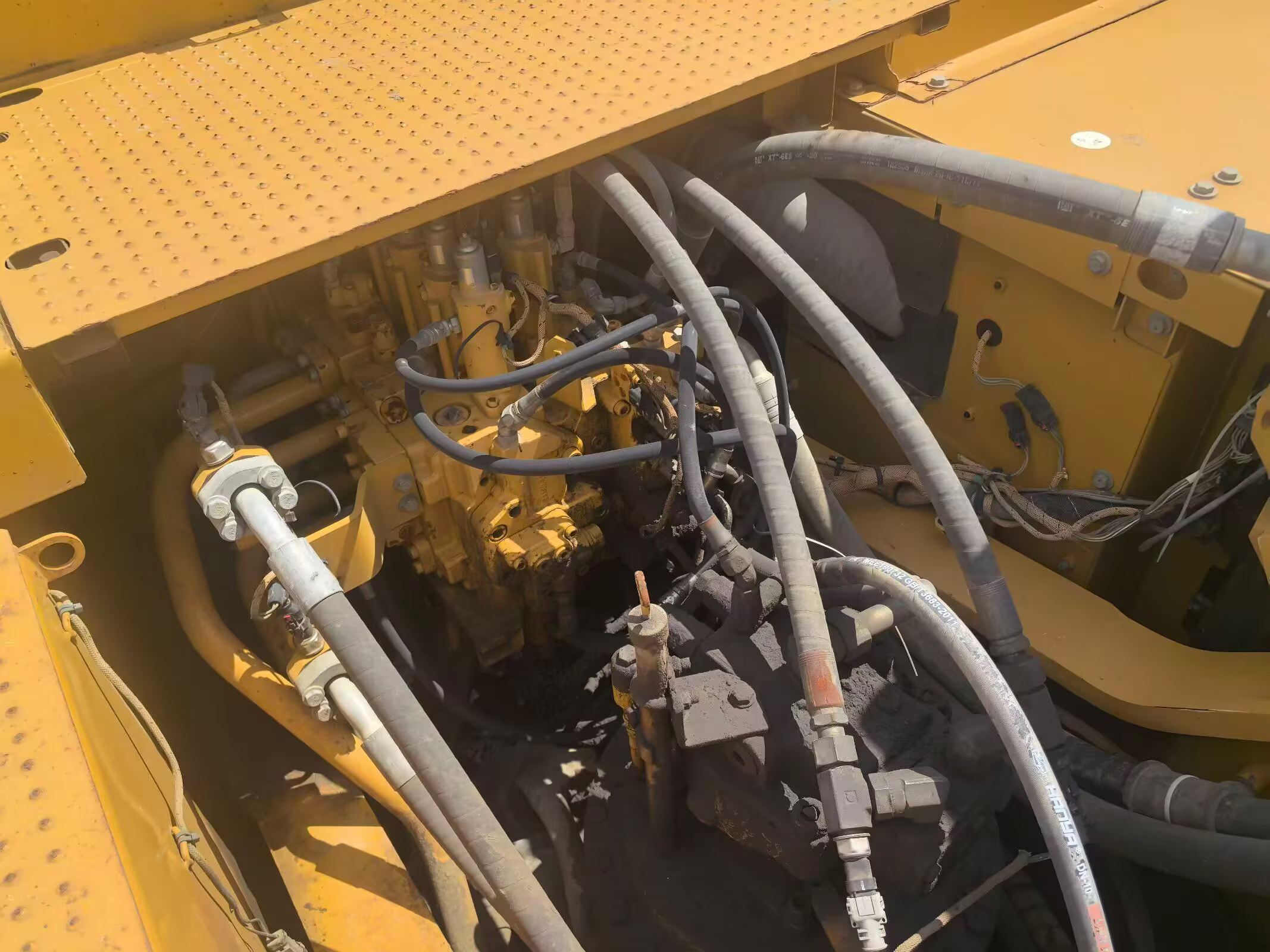 Buy Caterpillar 345B Used Excavator / 4