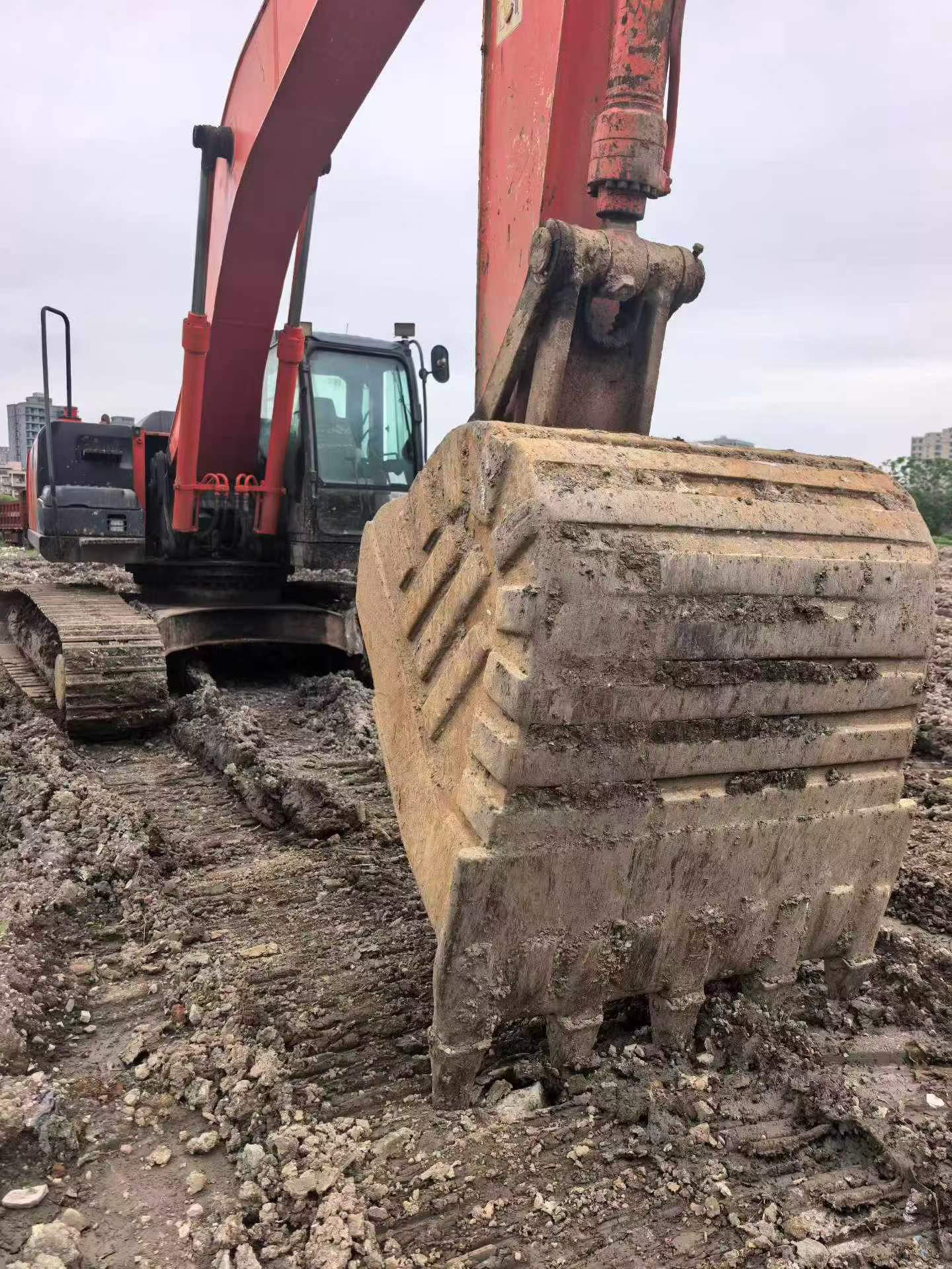 Buy Hitachi ZX240-5A Used Excavator / 9