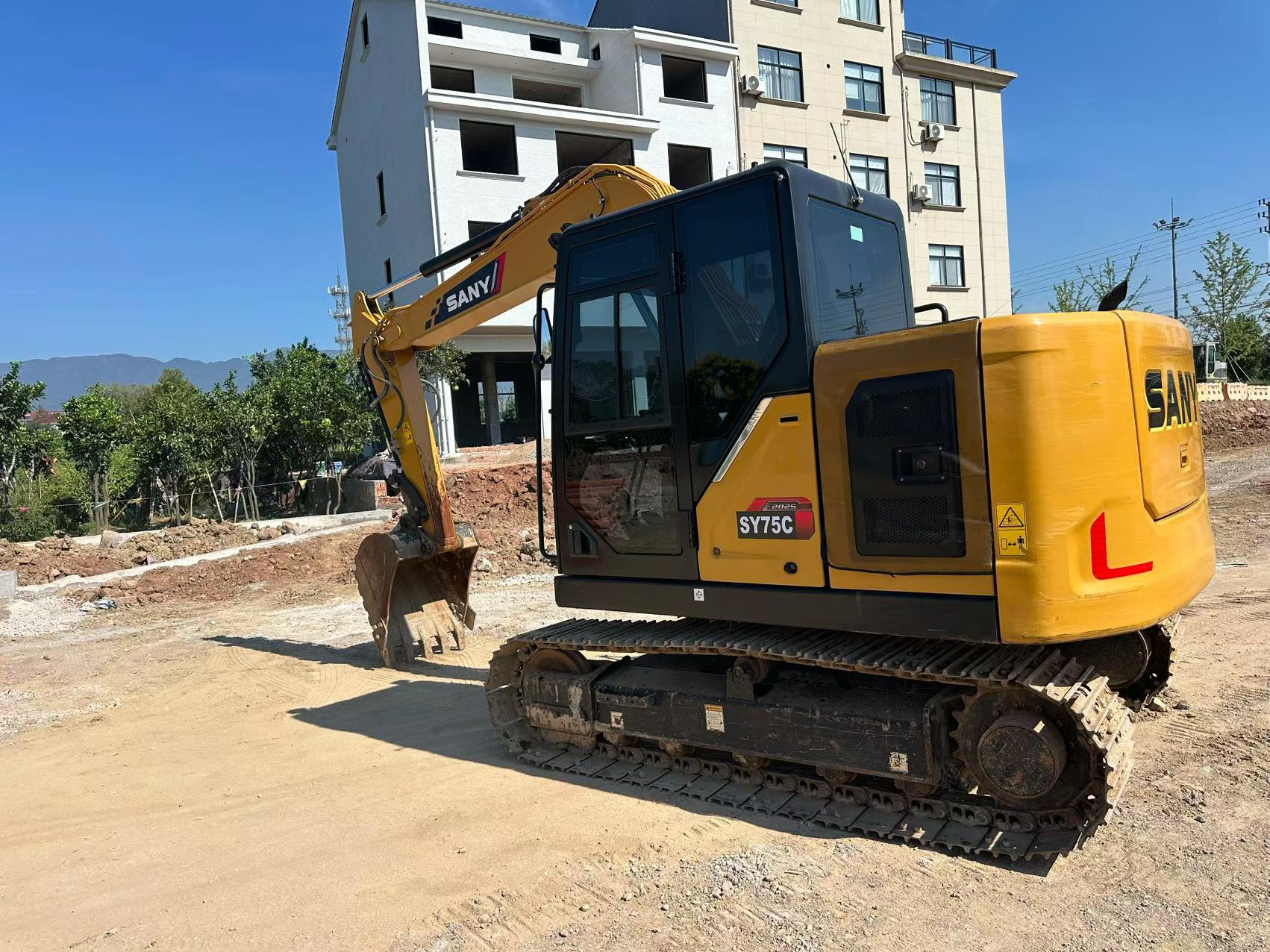 Buy Sany SY70C Used Excavator / 2