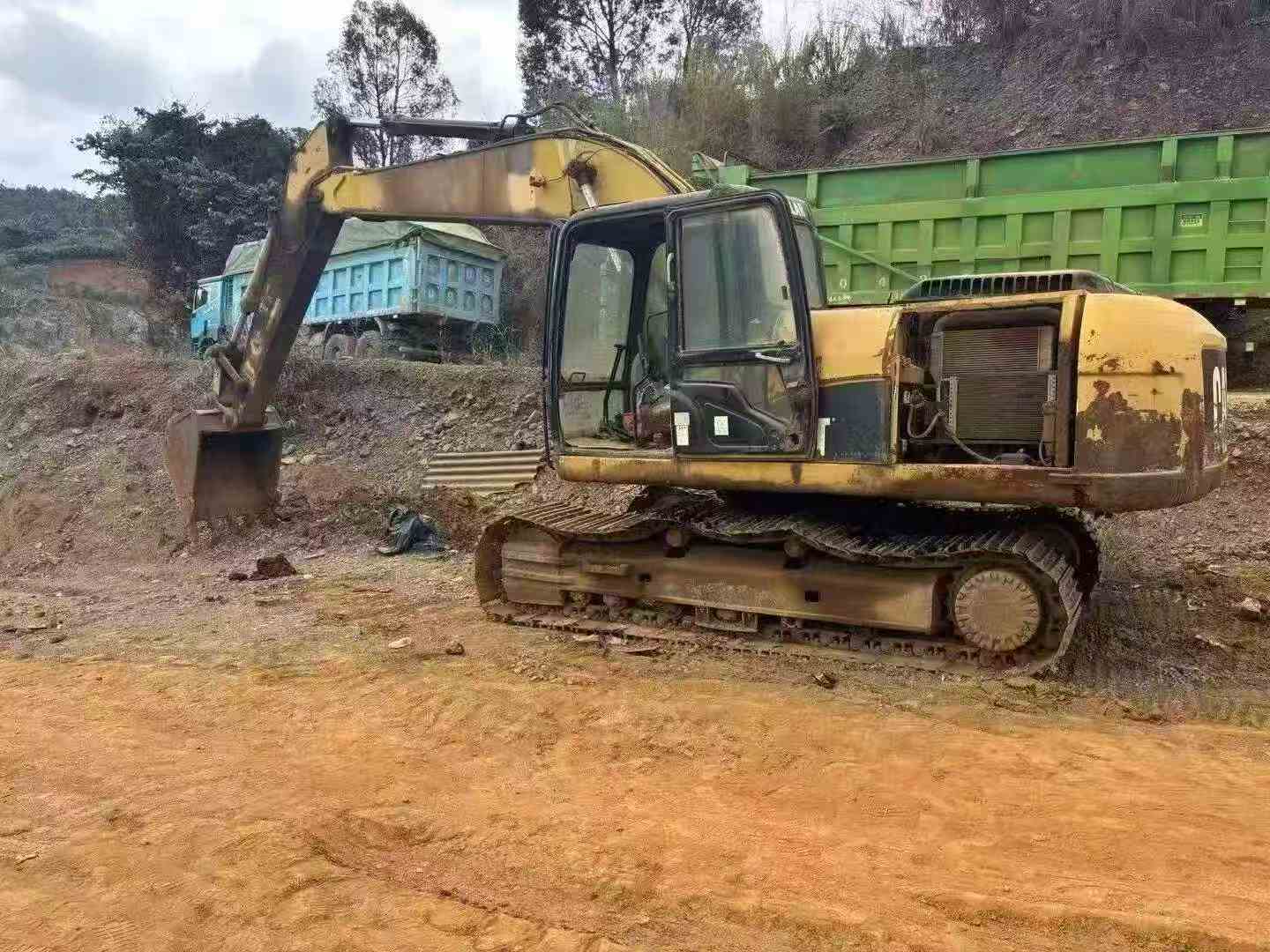 Buy Caterpillar 320D Used Excavator / 2