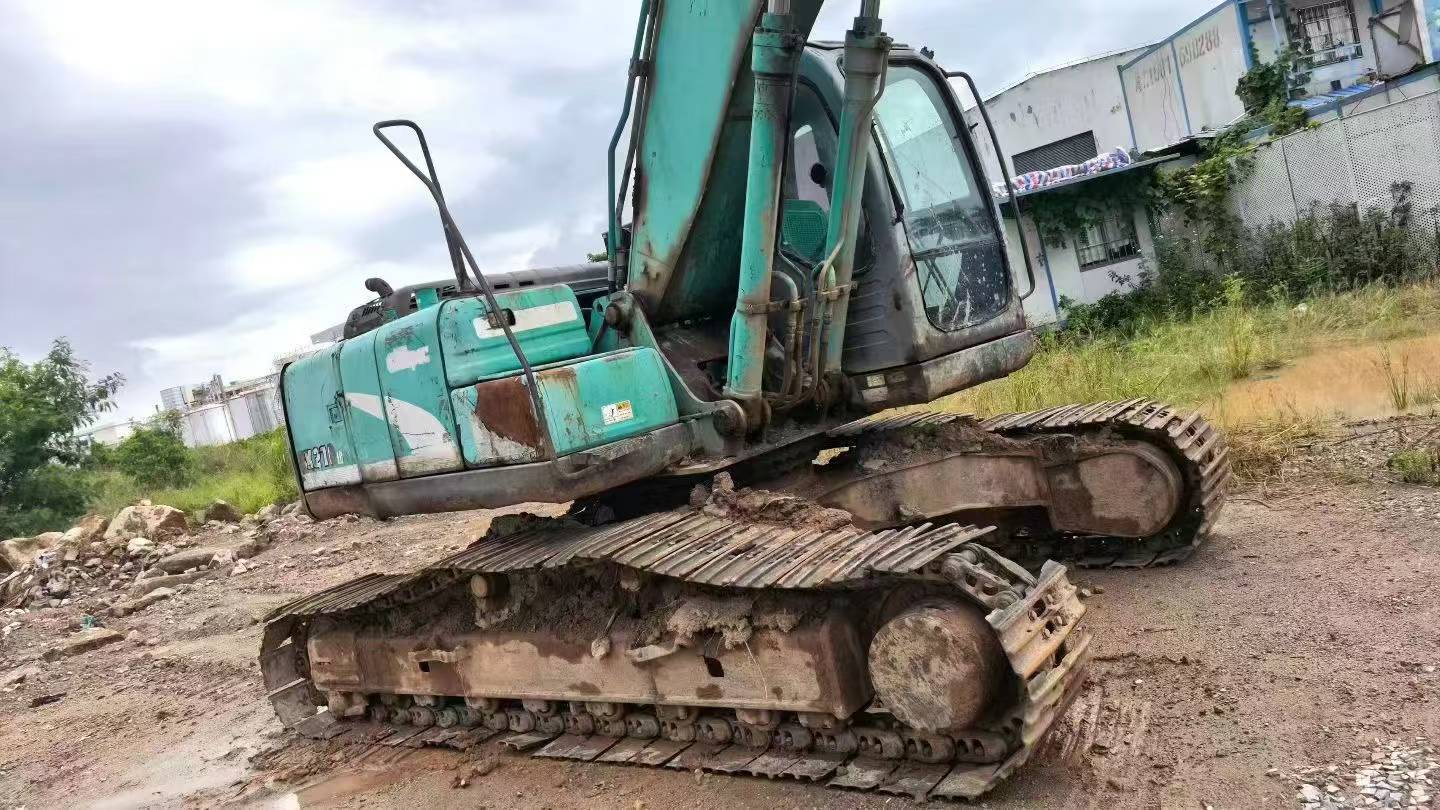 Buy Kobelco SK210-6 Used Excavator / 3