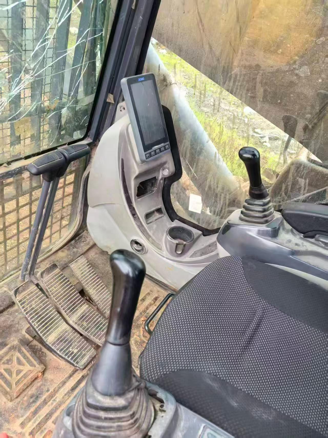 Buy XCMG XE490D Used Excavator / 4