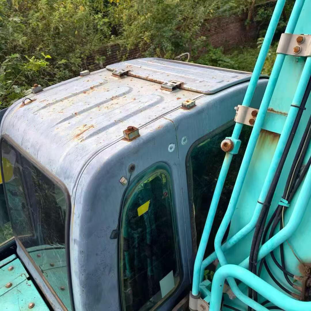 Buy Kobelco SK200-2 Used Excavator / 6