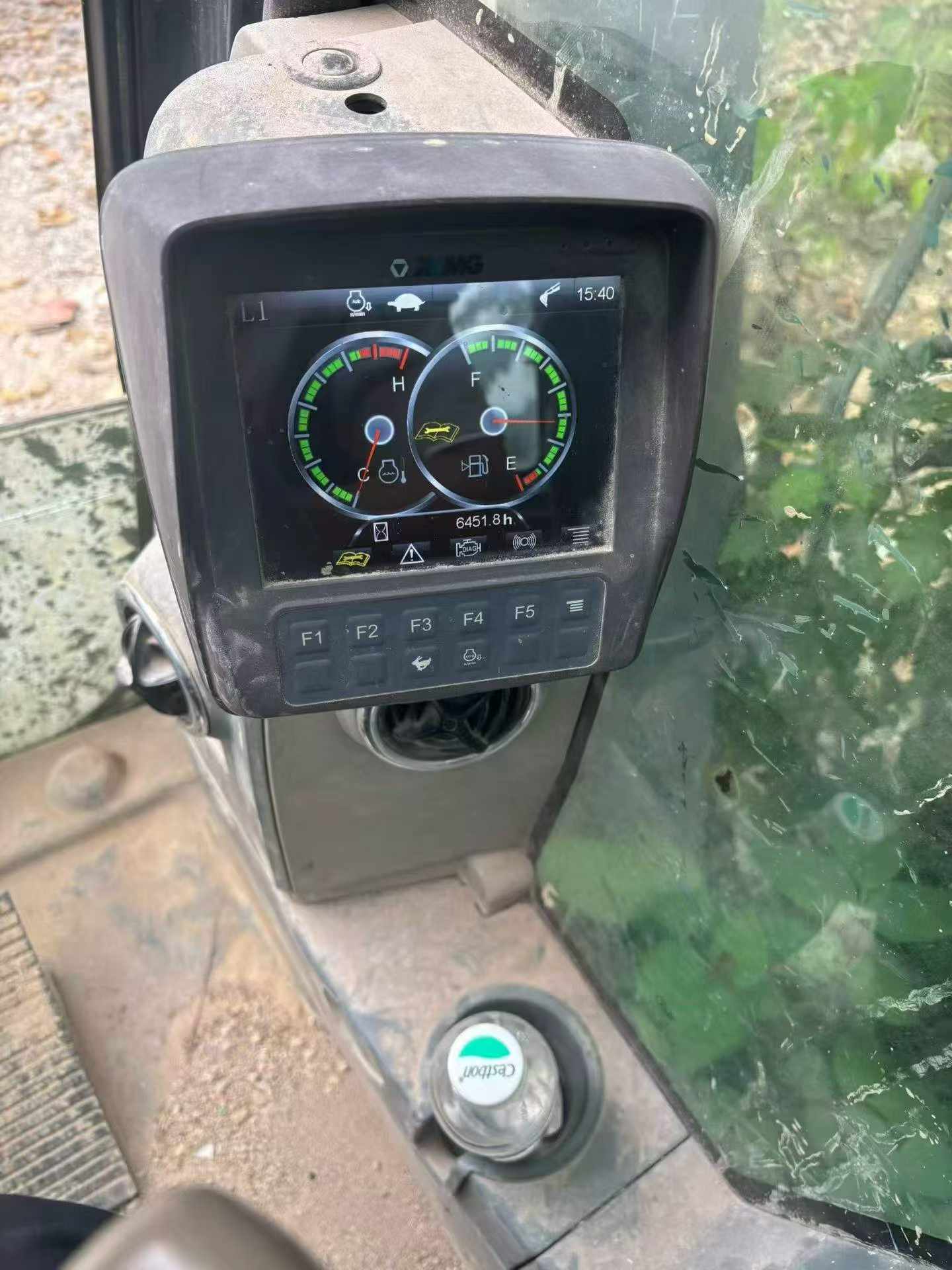 Buy XCMG XE135B Used Excavator / 2