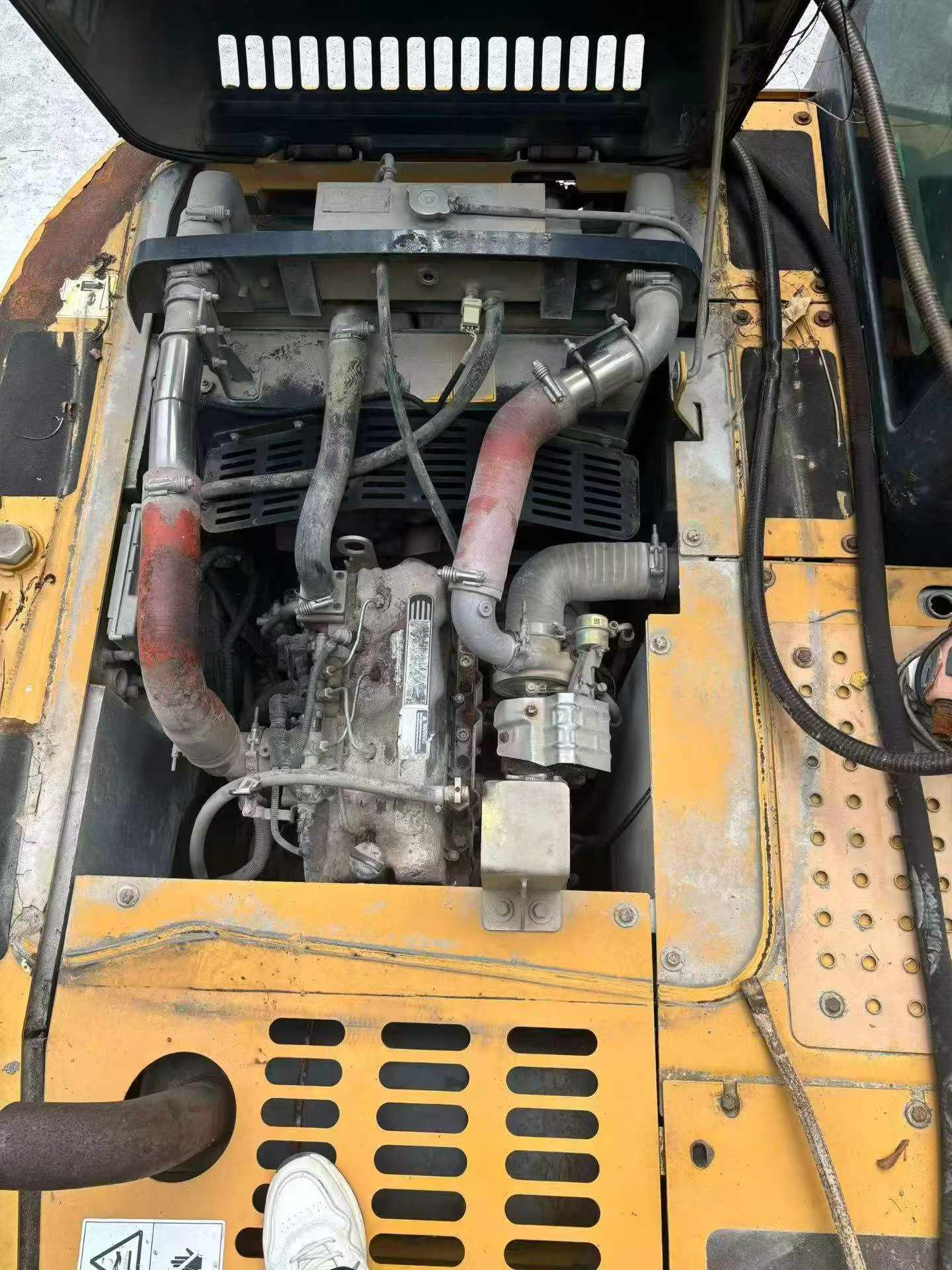 Buy XCMG XE135B Used Excavator / 3