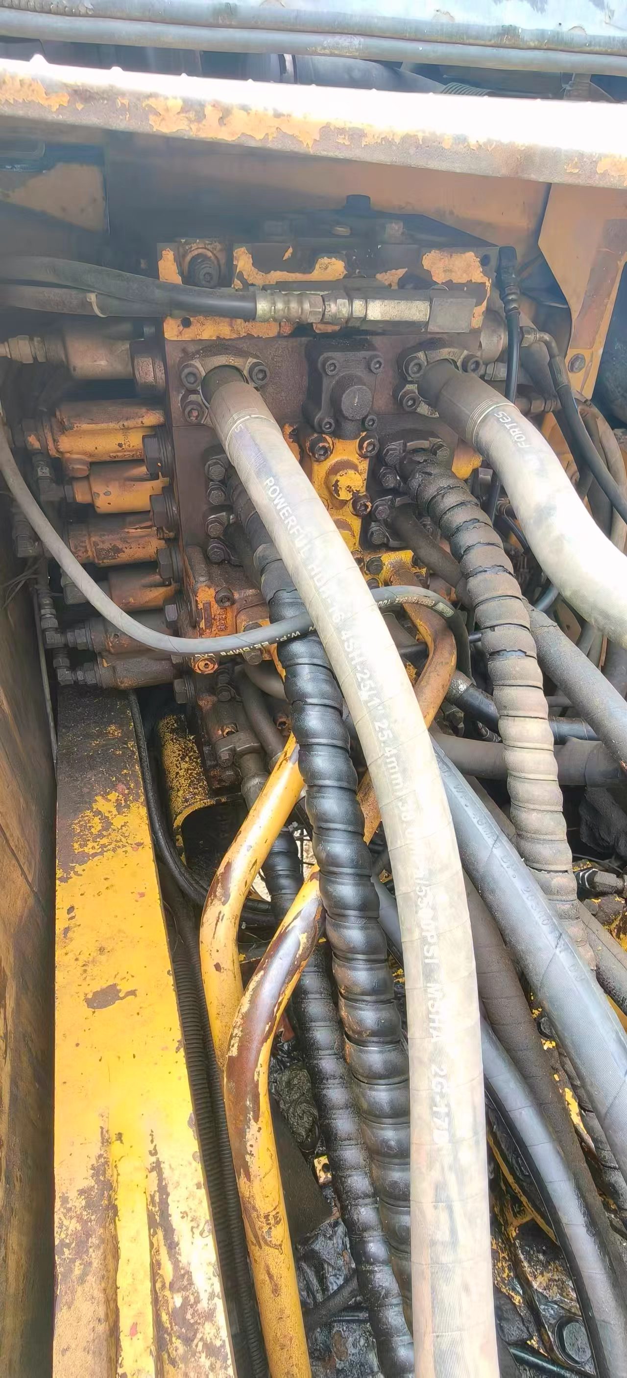 Buy Komatsu PC200-8 Used Excavator / 6