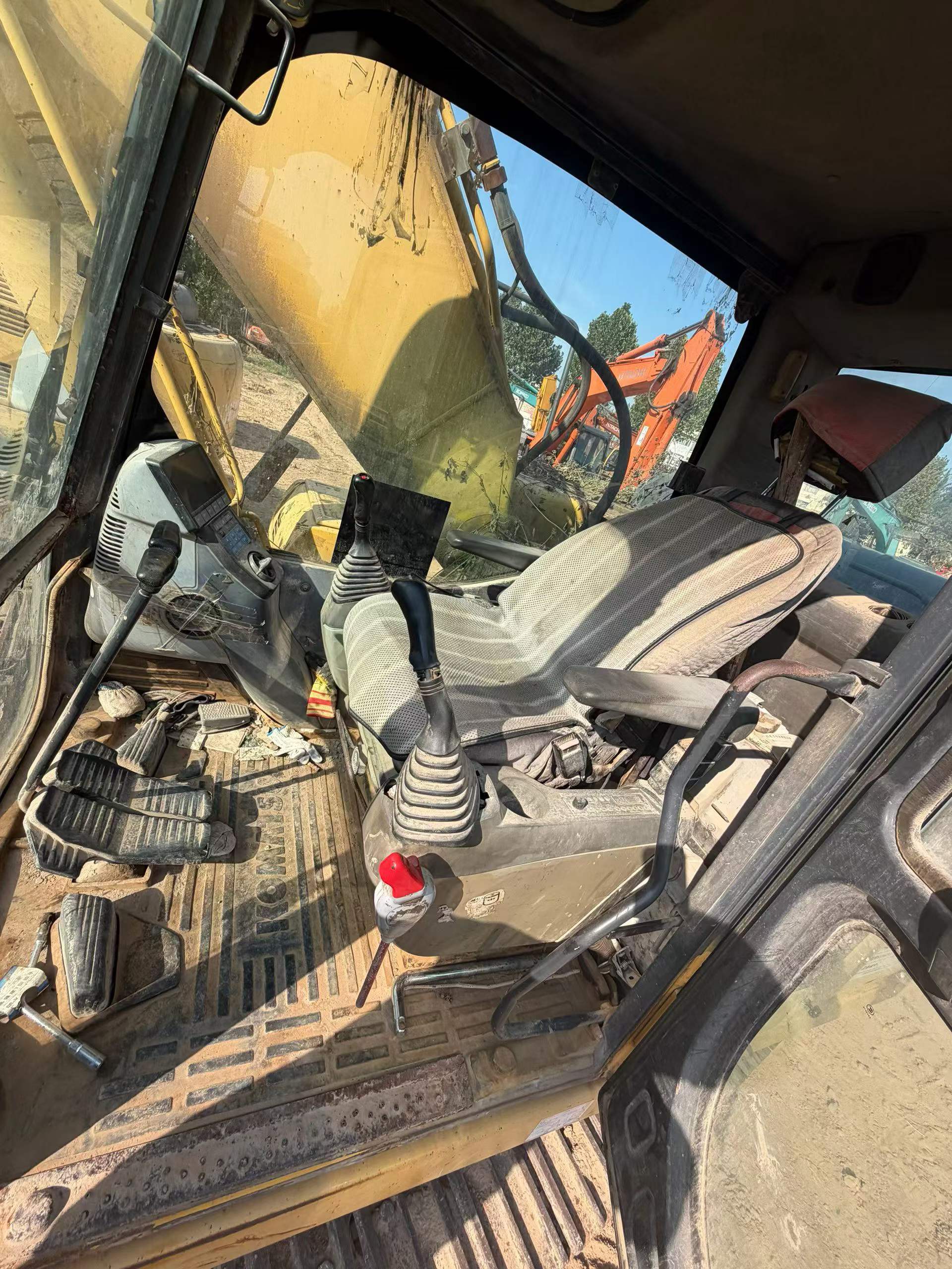 Buy Komatsu PC210 Used Excavator / 9