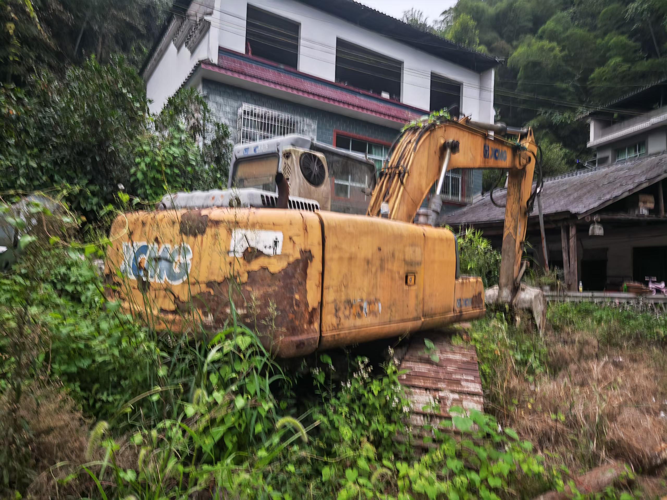 Buy XCMG XE150 Used Excavator / 8