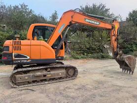Buy Doosan DX75 Used Excavator / 3 Buy Doosan DX75 Used Excavator / 3
