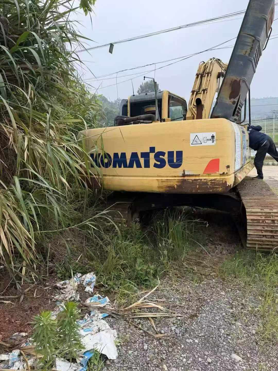 Buy Komatsu PC240-6 Used Excavator / 3