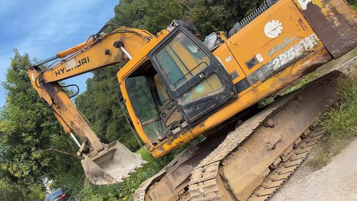 Buy Hyundai R225-7 Used Excavator / 1
