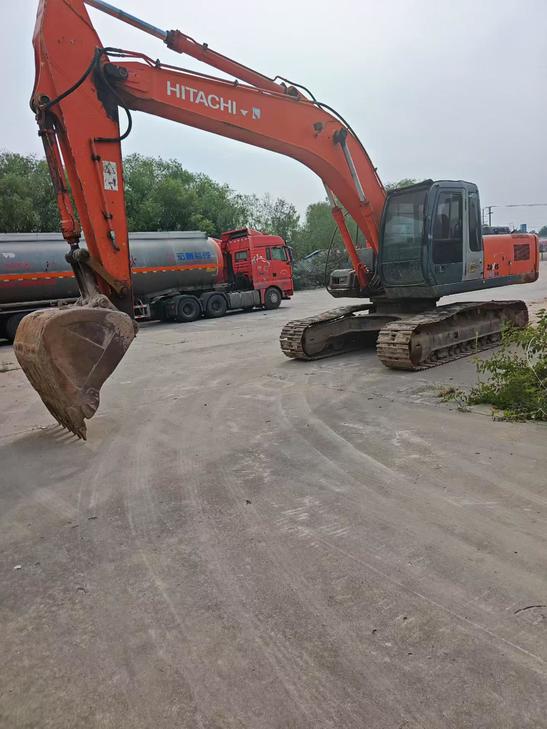 Buy Hitachi ZX240 Used Excavator / 1