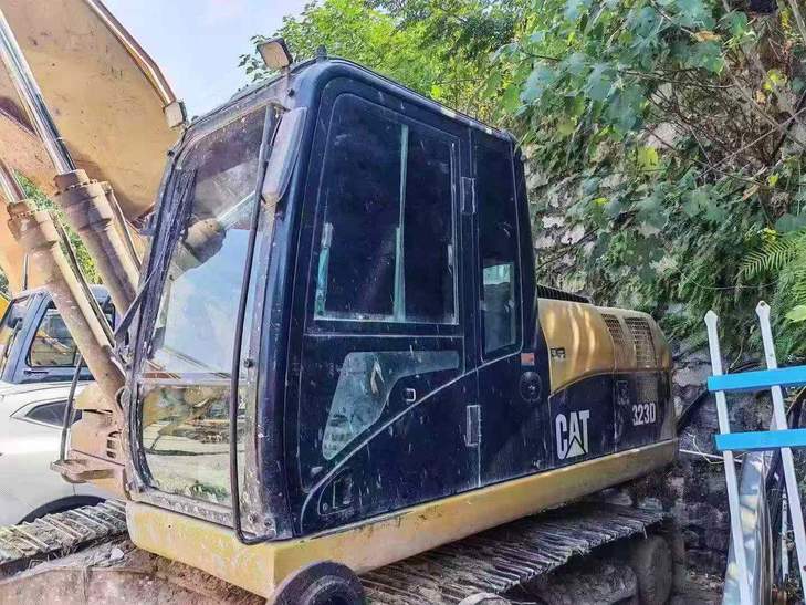 Buy Caterpillar 323 Used Excavator / 1