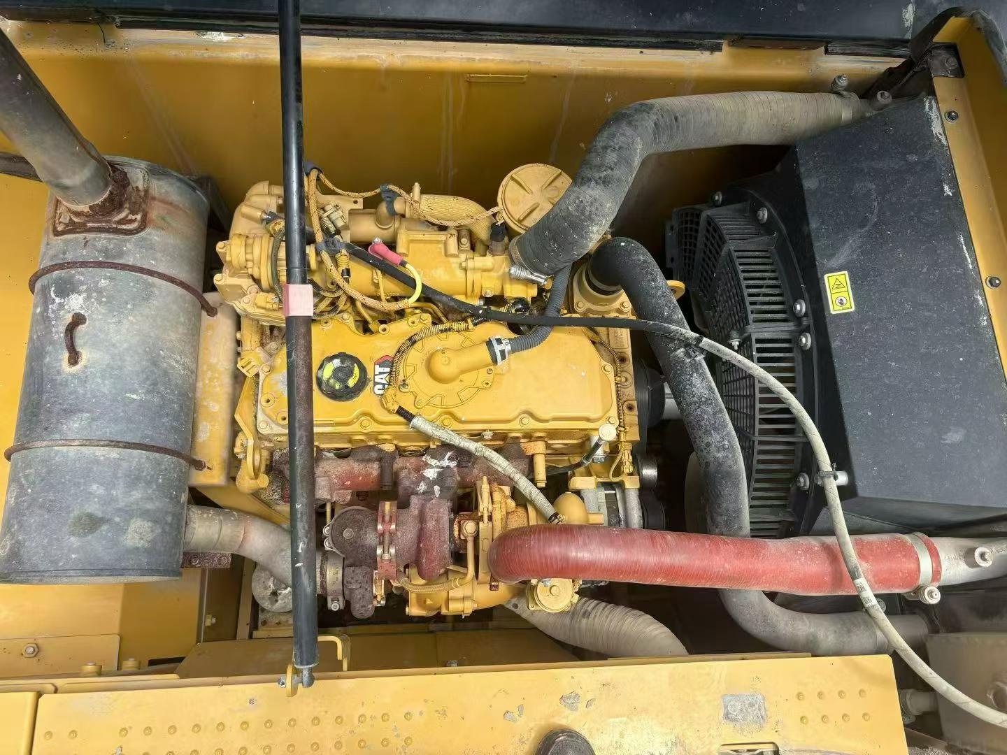 Buy Caterpillar 323 Used Excavator / 8