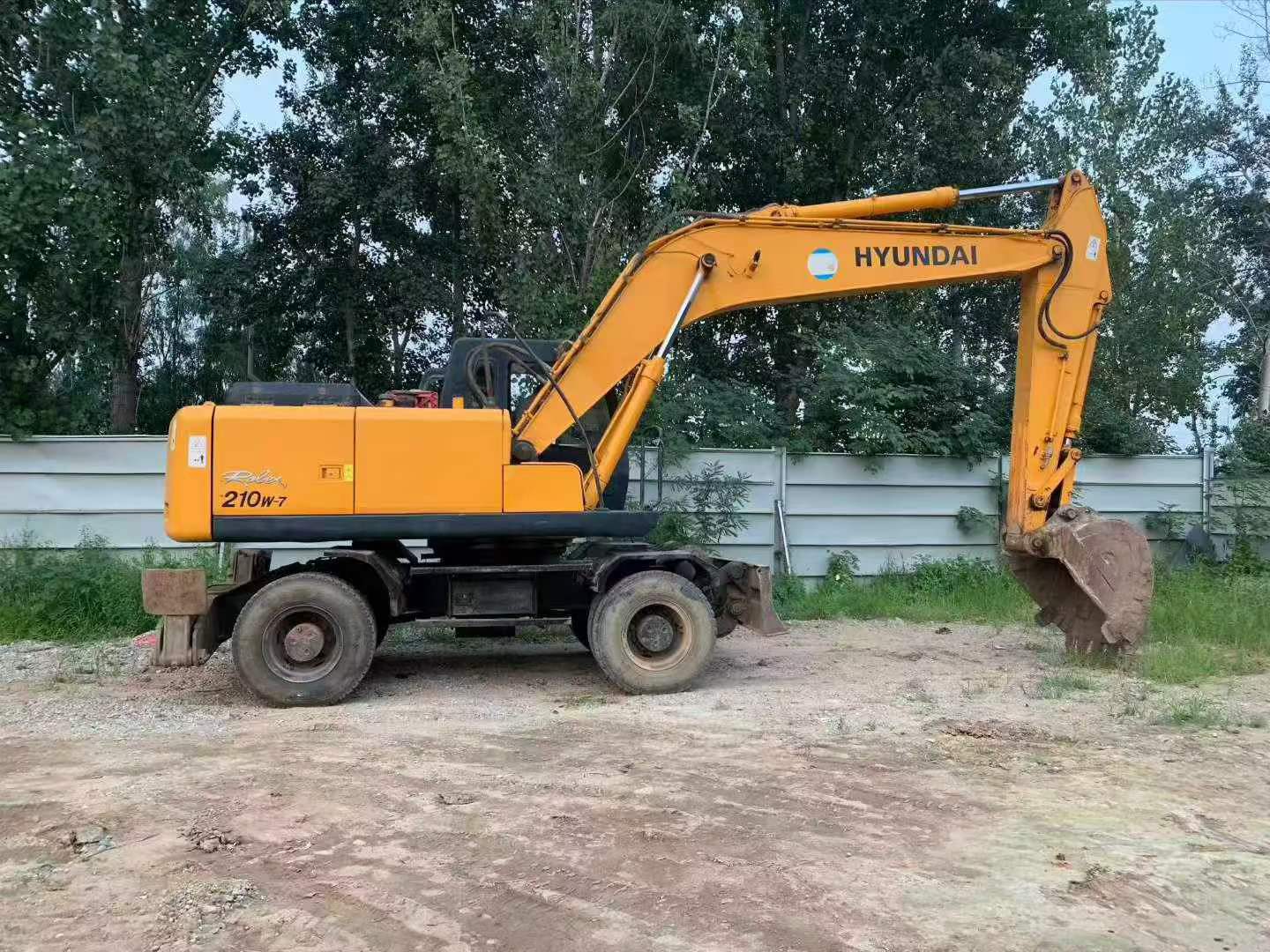 Compre Excavadora Hyundai R210-7 Usada / 3